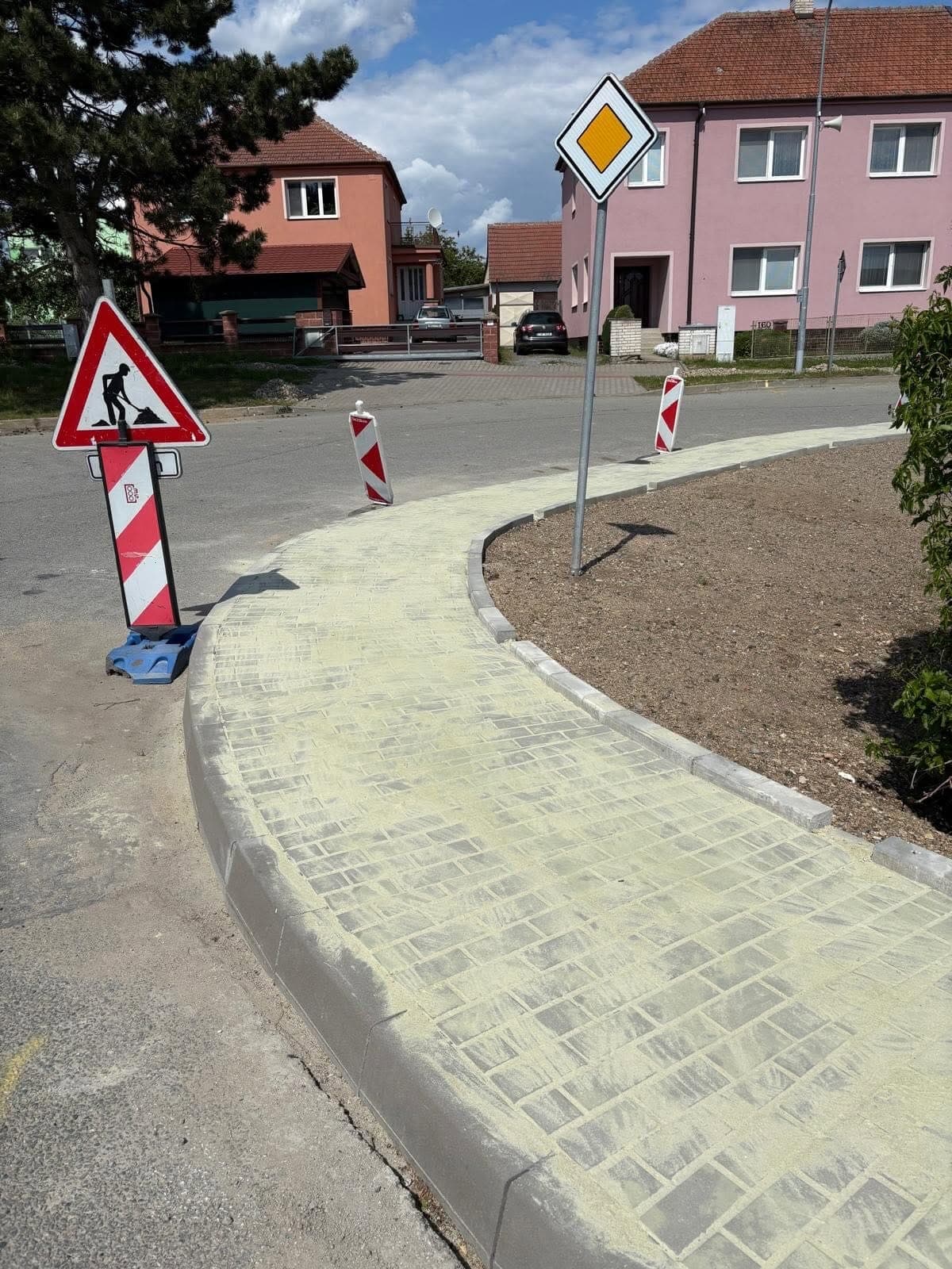 Chodník v Domašově — fotografie 3 z 5